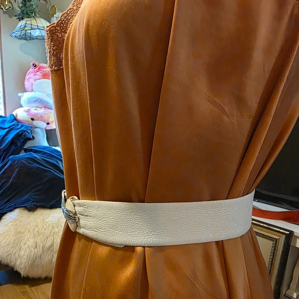 Unbranded vintage cream